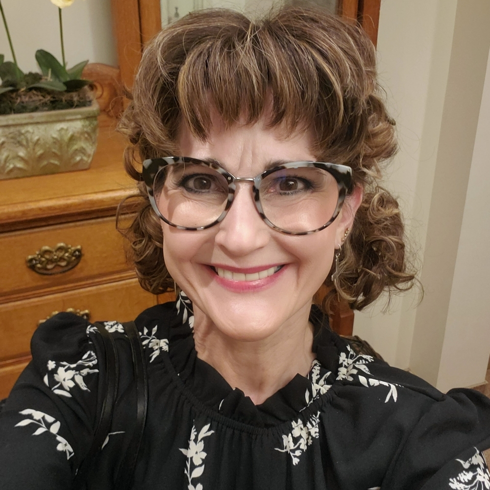 Meet your Posher, Angie